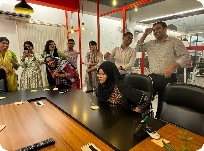 6sense HQ team playing Mother Dialogues on Mother’s Day — photo 2