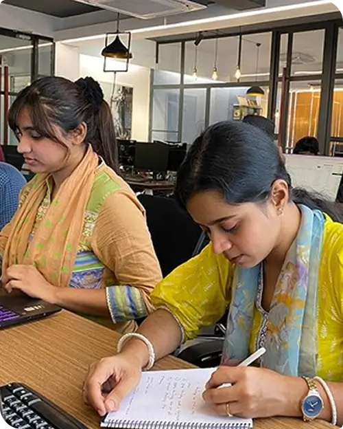 6sense HQ Kotlin developers reviewing a problem