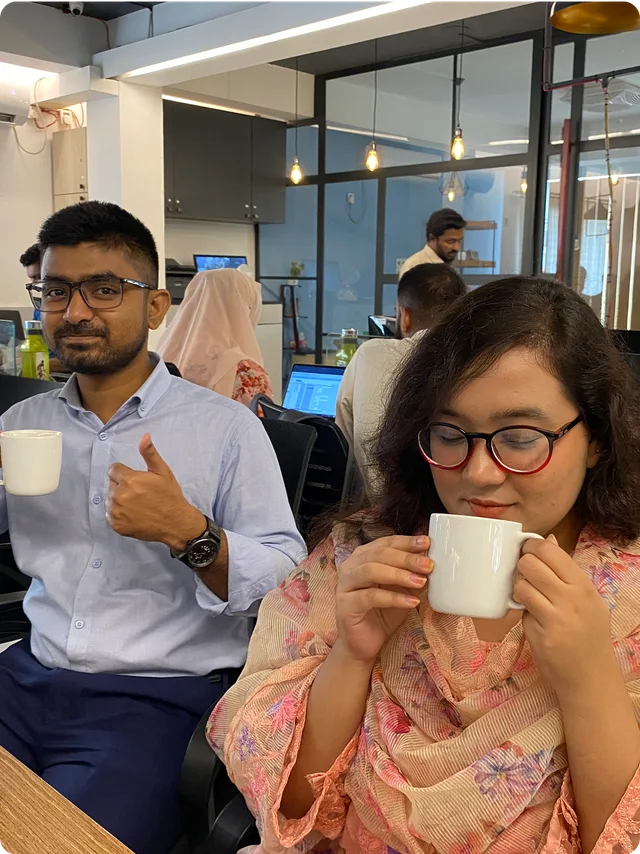 6sense HQ teammates sharing tea at their desks